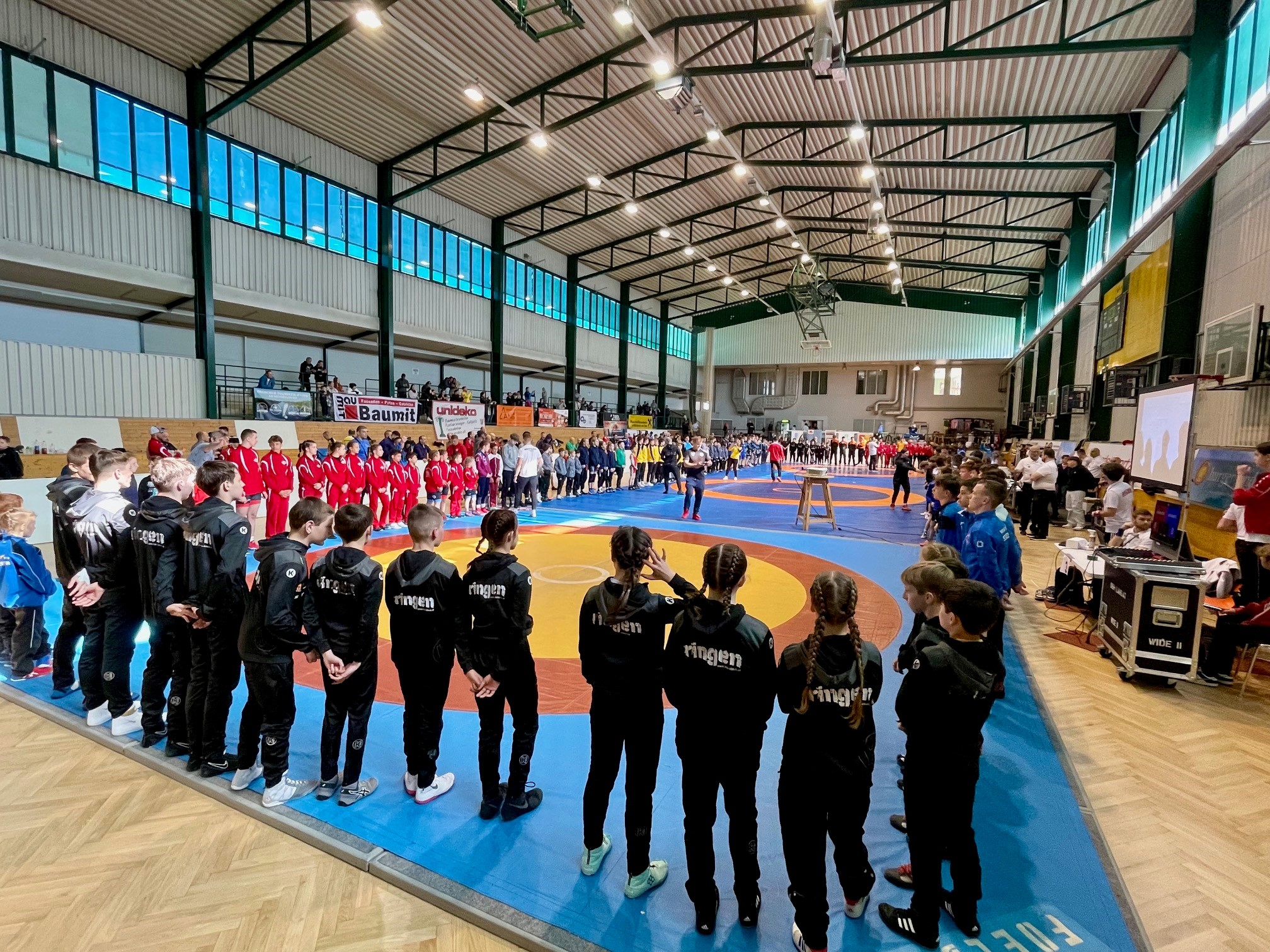 /user/pages/02.berichte/ksv-nachwuchs-misst-sich-beim-u15-grand-prix-in-steinbrunn-burgenland/Steinbrunn alle.jpg